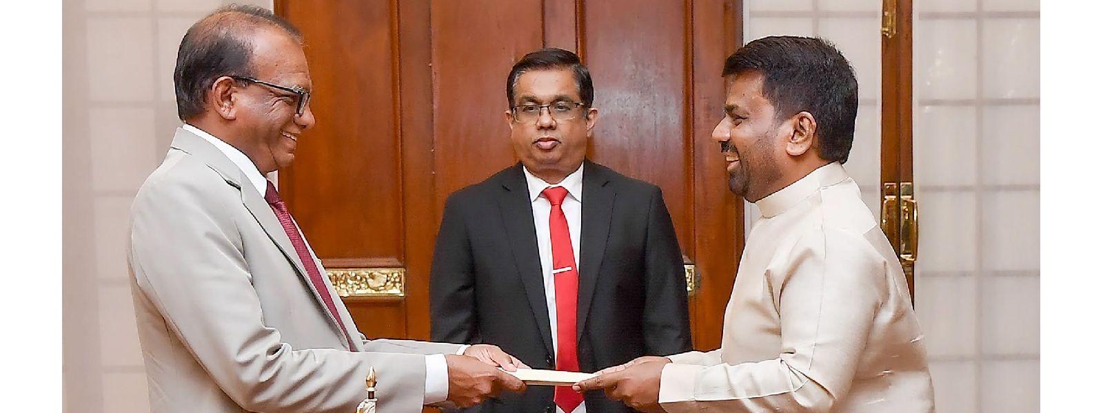 அனுர கருணாதிலக்க வலுசக்தி அமைச்சராக நியமனம்